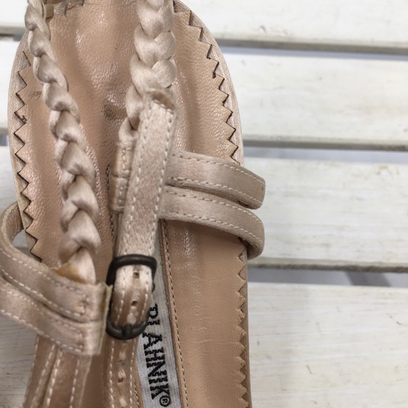 - ⬇️$225 Manolo Blahnik Heels 8 - Picture 14 of 16